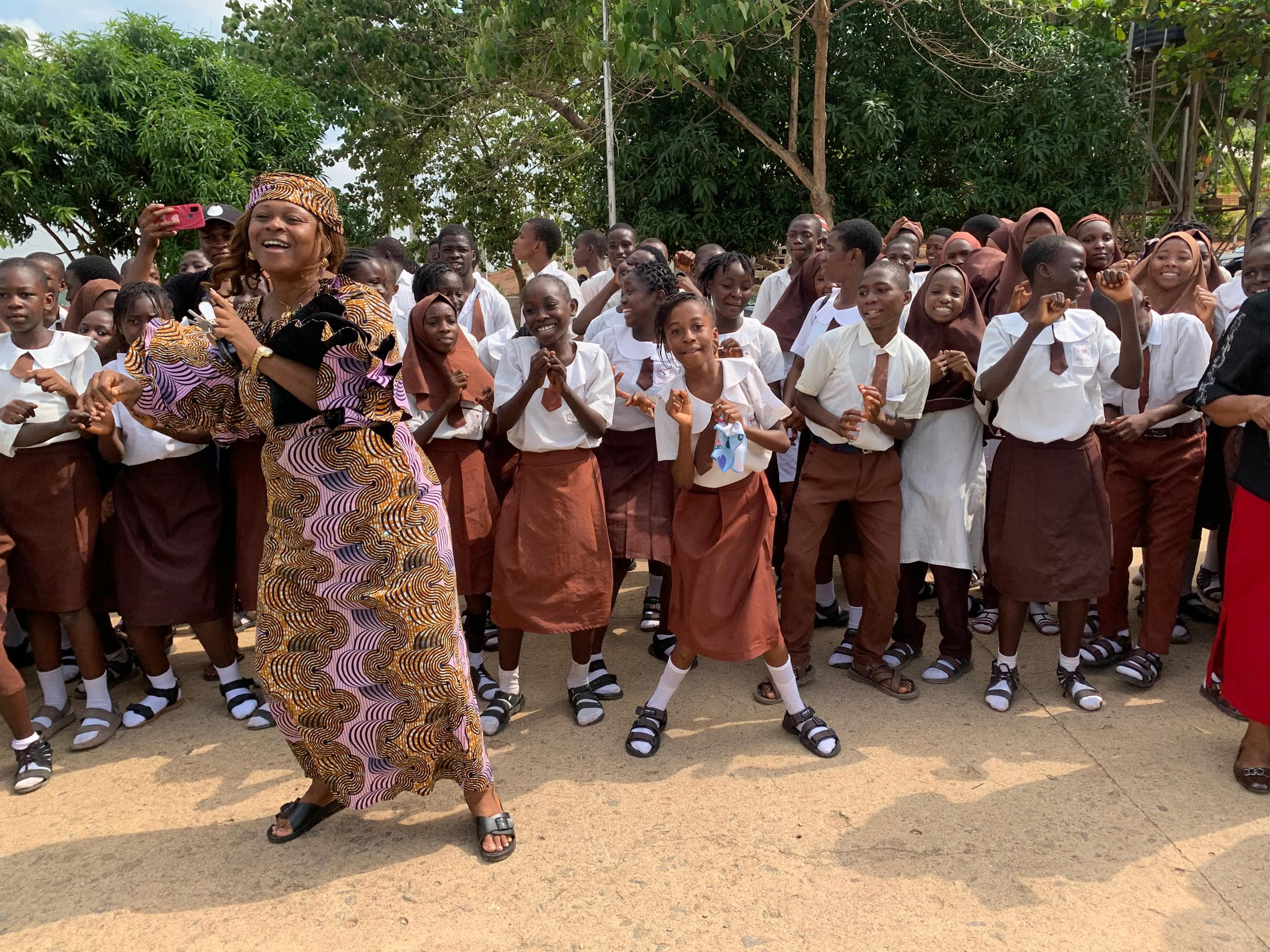 Bring dance & joy to government school